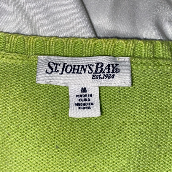 light green cropped sweater size medium - Picture 3 of 3